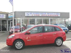 Rood Gebruikt 2011 Renault Clio GrandTour Collection Stationwagen | € 4.250 (Eerlijke prijs)