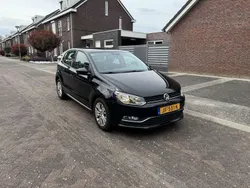 Zwart Gebruikt 2016 VW Polo Comfortline Hatchback | € 6.950 (Goede deal)