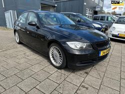Zwart Gebruikt 2006 BMW 318 Sedan | € 2.999 (Eerlijke prijs)