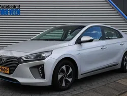 Grijs, metallic lak Gebruikt 2016 Hyundai Ioniq Edition Sedan | € 12.945 (Eerlijke prijs)