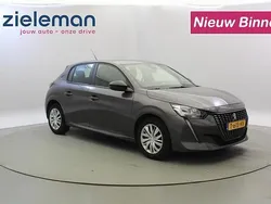 Grijs Gebruikt 2023 Peugeot 208 Active Hatchback | € 14.845 (Eerlijke prijs)