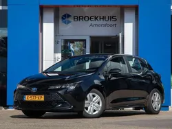 Zwart Gebruikt 2024 Toyota Corolla Hybrid Comfort Hatchback | € 27.900 (Goede deal)