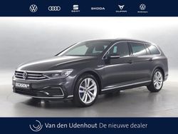 Grijs, metallic lak Gebruikt 2023 VW Passat Business Stationwagen | € 37.090 (Eerlijke prijs)
