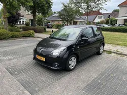 Zwart Gebruikt 2010 Renault Twingo Dynamique Hatchback | € 2.750 (Eerlijke prijs)