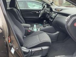 Bruin Gebruikt 2016 Nissan Qashqai N-Vision SUV | € 13.250 (Eerlijke prijs)