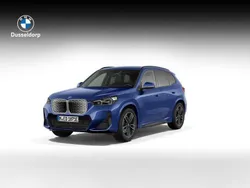 Blauw Nieuw 2025 BMW iX1 M Sport SUV | € 61.790 (Eerlijke prijs)