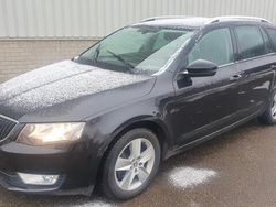 Zwart Gebruikt 2014 Skoda Octavia GreenLine Stationwagen | € 5.500 (Eerlijke prijs)