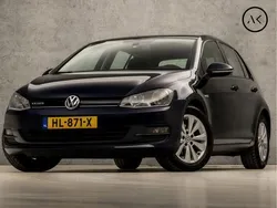 Blauw, metallic lak Gebruikt 2015 VW Golf VII Sportline Hatchback | € 10.445 (Eerlijke prijs)