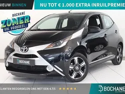 (211) Gebruikt 2015 Toyota Aygo X-clusiv Hatchback | € 12.740 (Eerlijke prijs)