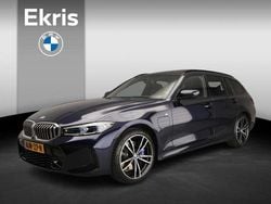 Blauw Gebruikt 2024 BMW 330e M Sport Stationwagen | € 47.900 (Super prijs)