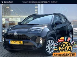 Zwart, metallic lak Gebruikt 2023 Toyota Yaris Cross Active SUV | € 26.900 (Goede deal)