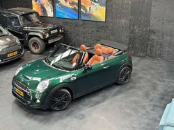 Groen, metallic lak Gebruikt 2017 Mini Cooper S Cabriolet Cabriolet | € 24.950 (Eerlijke prijs)