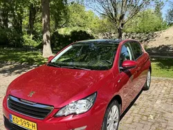 Rood Gebruikt 2016 Peugeot 308 Style Hatchback | € 10.750 (Iets duurder)