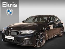 Blauw, metallic lak Gebruikt 2021 BMW 530e Executive Sedan | € 36.900 (Eerlijke prijs)