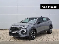Grijs, metallic lak Gebruikt 2024 Peugeot 2008 Active SUV | € 29.440 (Duur)