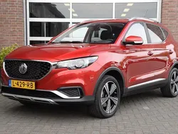 Rood Gebruikt 2020 MG ZS Luxury Sedan | € 13.450 (Goede deal)