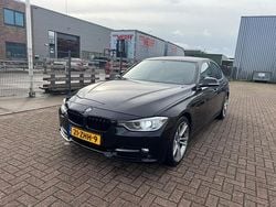 Zwart Gebruikt 2012 BMW 320 Sport Line Sedan | € 7.350 (Goede deal)