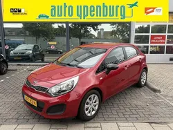 Rood Gebruikt 2014 Kia Rio Hatchback | € 7.950 (Eerlijke prijs)