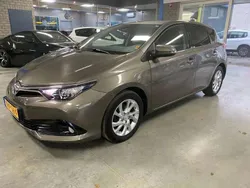 Bruin Gebruikt 2017 Toyota Auris Hybrid Hatchback | € 15.450 (Eerlijke prijs)