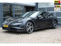 Zwart Gebruikt 2022 Porsche Taycan Cross Turismo Sedan | € 62.900 (Eerlijke prijs)