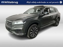 Grijs Gebruikt 2021 VW Touareg Elegance SUV | € 49.950 (Goede deal)