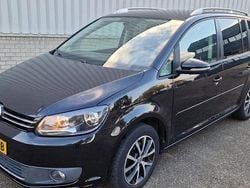 Zwart Gebruikt 2014 VW Touran Comfortline MPV | € 5.850 (Goede deal)