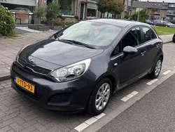 Grijs Gebruikt 2014 Kia Rio MPV | € 4.750 (Goede deal)