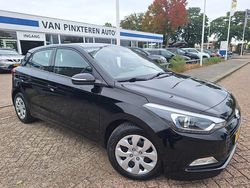 Zwart Gebruikt 2016 Hyundai i20 Comfort Hatchback | € 9.900 (Eerlijke prijs)