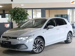 Grijs Gebruikt 2020 VW Golf VII Style Hatchback | € 24.450 (Eerlijke prijs)