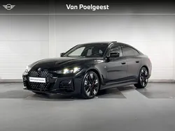Saphirschwarz (donker zwart) Gebruikt 2024 BMW 420 Comfort Edition Coupé | € 67.900