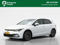 Wit Gebruikt 2021 VW e-Golf Style Hatchback | € 23.795