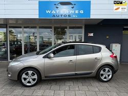 Beige Gebruikt 2009 Renault Mégane III Business Hatchback | € 4.550 (Eerlijke prijs)