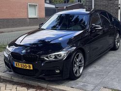 Zwart Gebruikt 2016 BMW 330e M Sport Sedan | € 12.999 (Duur)