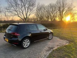 Zwart Gebruikt 2019 VW Golf VII Comfortline Stationwagen | € 17.250 (Goede deal)