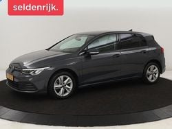 Grijs Gebruikt 2022 VW Golf VIII Business Hatchback | € 19.900 (Goede deal)