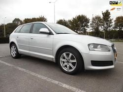 Grijs (metallic) Gebruikt 2009 Audi A3 Sportback Attraction Hatchback | € 7.350 (Eerlijke prijs)