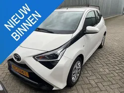 Wit Gebruikt 2019 Toyota Aygo X-play Hatchback | € 10.250 (Eerlijke prijs)