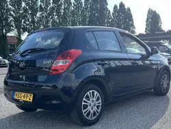 Zwart Gebruikt 2009 Hyundai i20 Dynamiq MPV | € 3.950