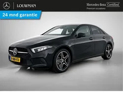Zwart Gebruikt 2021 Mercedes A250 Premium Plus Sedan | € 32.745 (Eerlijke prijs)