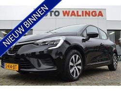 Zwart (metallic) Gebruikt 2022 Renault Clio V Equilibre Hatchback | € 13.900 (Goede deal)