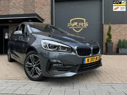 Grijs Gebruikt 2021 BMW 218 Executive Stationwagen | € 21.950 (Eerlijke prijs)