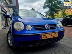 Blauw Gebruikt 2005 VW Polo Hatchback | € 1.250 (Goede deal)