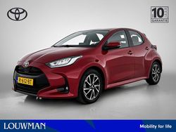 Rood Gebruikt 2022 Toyota Yaris Hybrid Hatchback | € 19.945 (Eerlijke prijs)