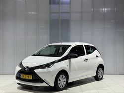 Wit Gebruikt 2018 Toyota Aygo Hatchback | € 9.749 (Eerlijke prijs)