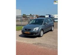 Grijs Gebruikt 2008 Kia Rio Sport Hatchback | € 3.250 (Eerlijke prijs)