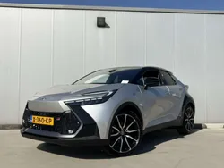 Grijs, metallic lak Gebruikt 2024 Toyota C-HR Edition SUV | € 44.999 (Iets duurder)