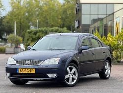 Blauw Gebruikt 2006 Ford Mondeo Platinum Hatchback | € 2.750 (Eerlijke prijs)