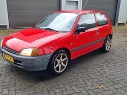 Rood Gebruikt 1999 Toyota Starlet Hatchback | € 999 (Super prijs)
