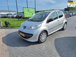 Grijs, metallic lak Gebruikt 2008 Peugeot 107 Hatchback | € 1.999 (Eerlijke prijs)