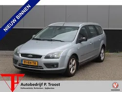 Grijs, metallic lak Gebruikt 2005 Ford Focus Stationwagen | € 999 (Eerlijke prijs)